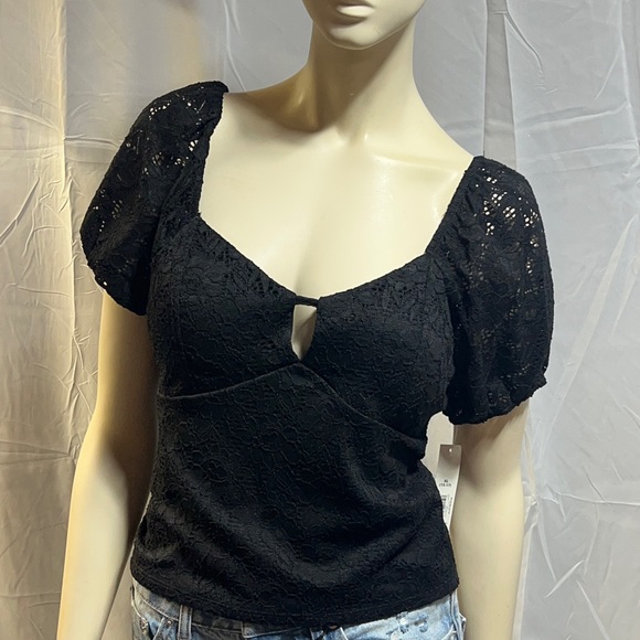 No Boundaries Juniors Lace Sweetheart Neck Top - Picture 1 of 3